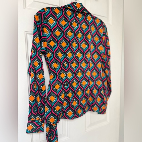 NWT Cupcakes and Cashmere Multicolour Geo Print Wrap Blouse XS - Picture 10 of 14